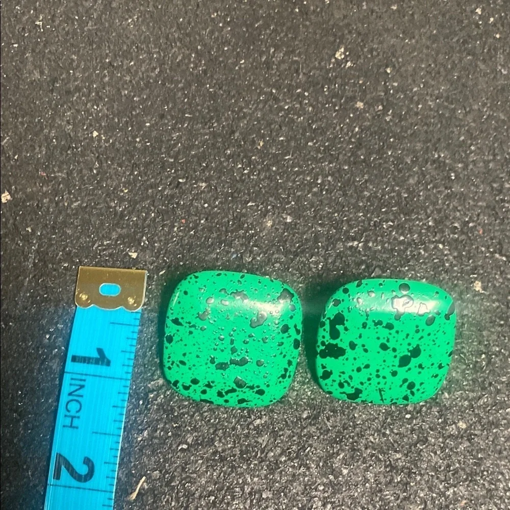 80s Vintage Green & Black Speckled Earrings